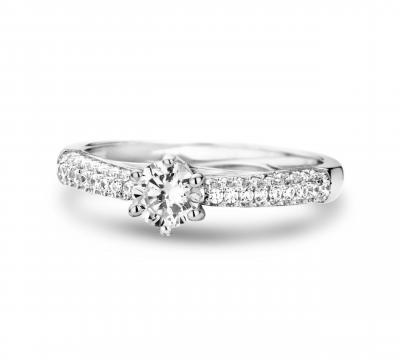 Silver rose ring